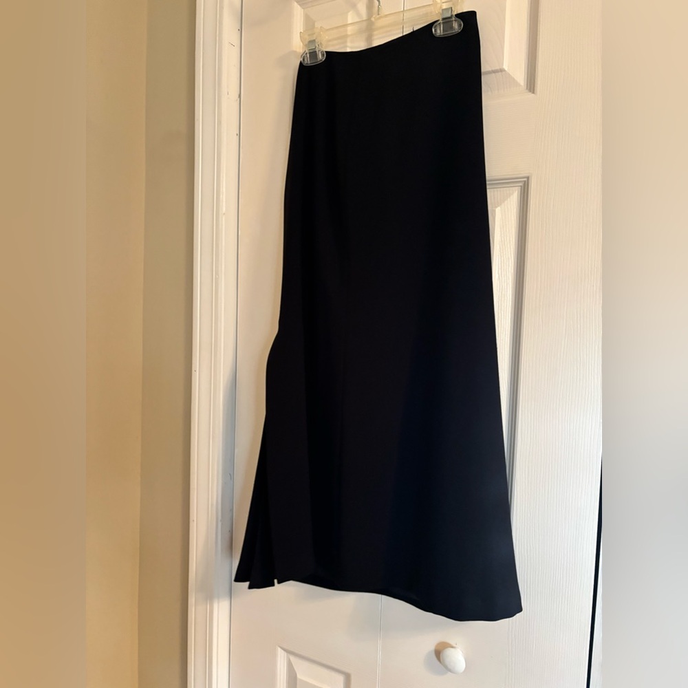 Black skirt with side slit